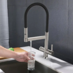 Shurity 390 Rubinetto da cucina con Doccetta in gomma senza metalli pesanti 3 vie Nickel/Nero - immagine 3